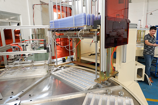 自動(dòng)放泡殼 自動(dòng)放泡殼